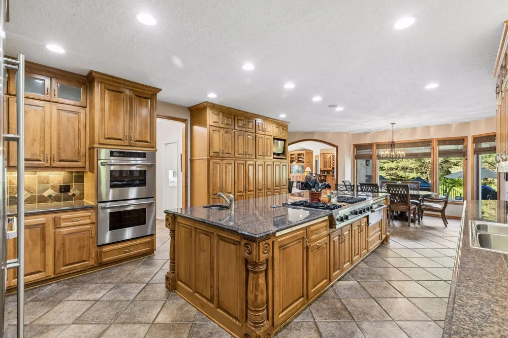 23 Scotch Pine Circle North Oaks, MN 55127