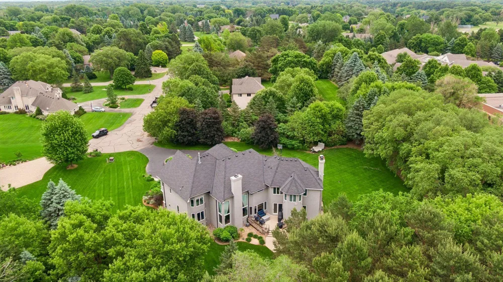 23 Scotch Pine Circle North Oaks, MN 55127