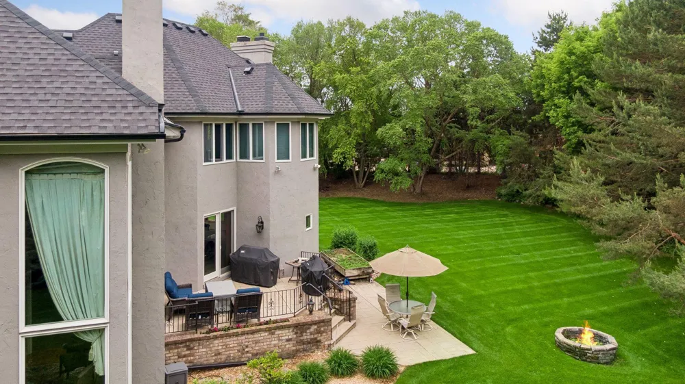 23 Scotch Pine Circle North Oaks, MN 55127