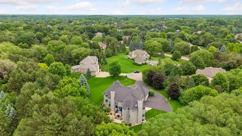 23 Scotch Pine Circle North Oaks, MN 55127
