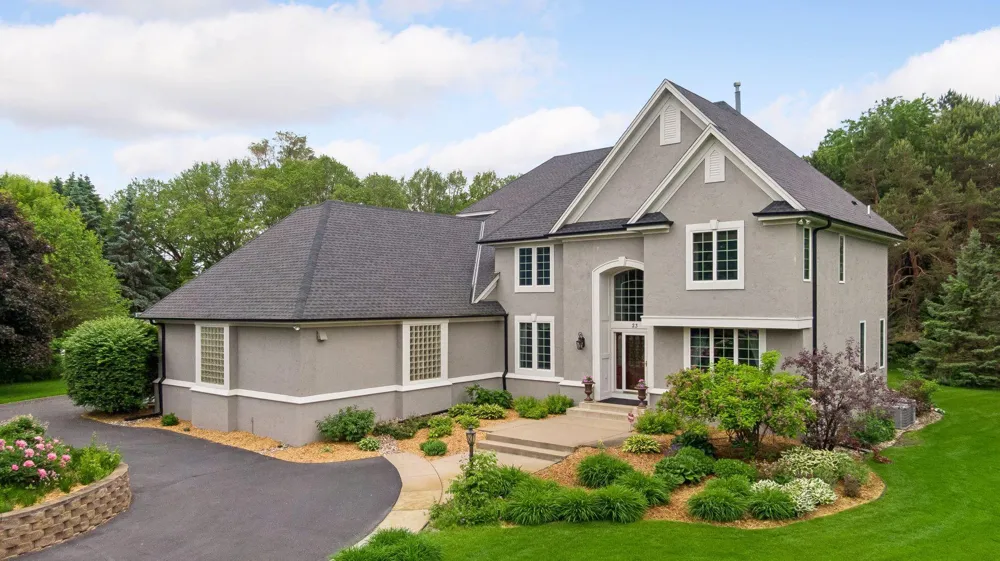 23 Scotch Pine Circle North Oaks, MN 55127