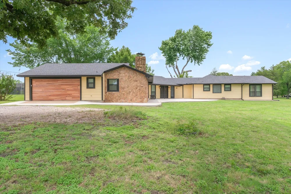 1203 Spring Street Grand Saline, TX 75140
