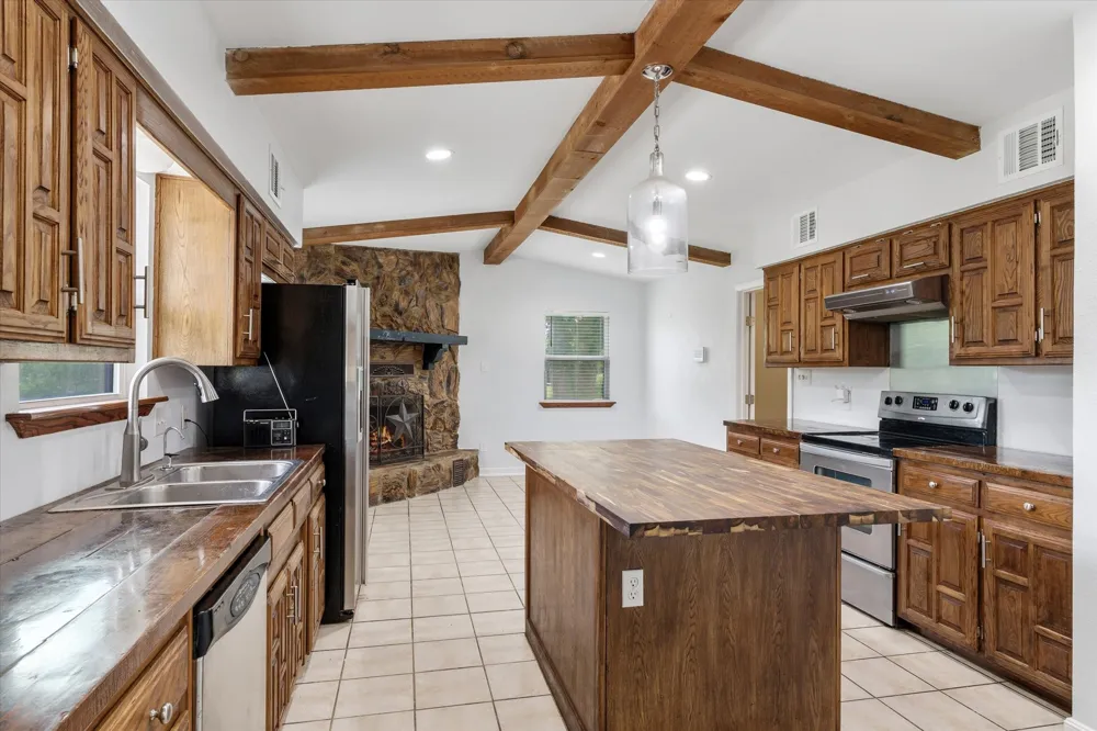 1203 Spring Street Grand Saline, TX 75140