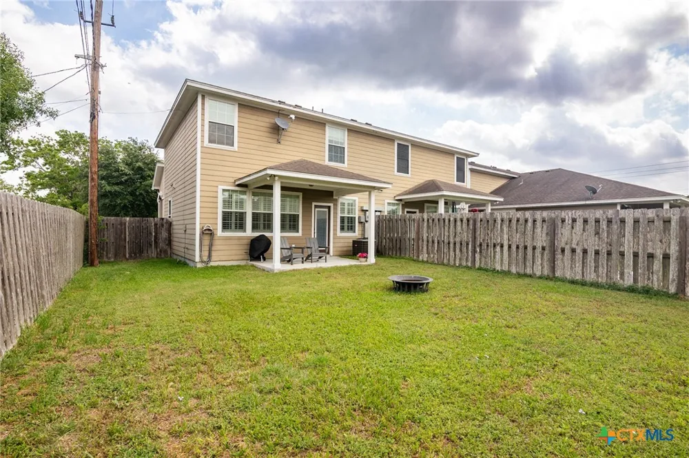 111 Fleetwood Drive Victoria, TX 77901