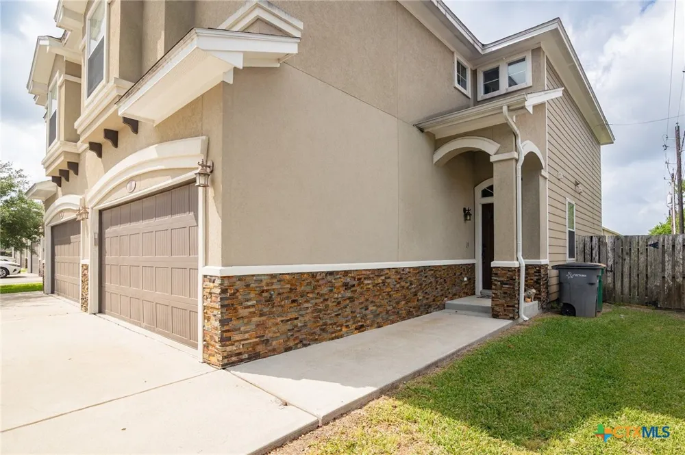 111 Fleetwood Drive Victoria, TX 77901