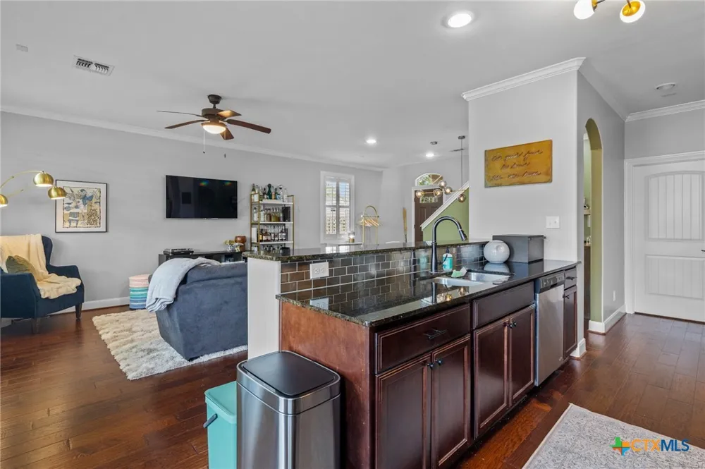 111 Fleetwood Drive Victoria, TX 77901