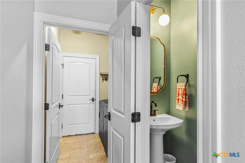 111 Fleetwood Drive Victoria, TX 77901