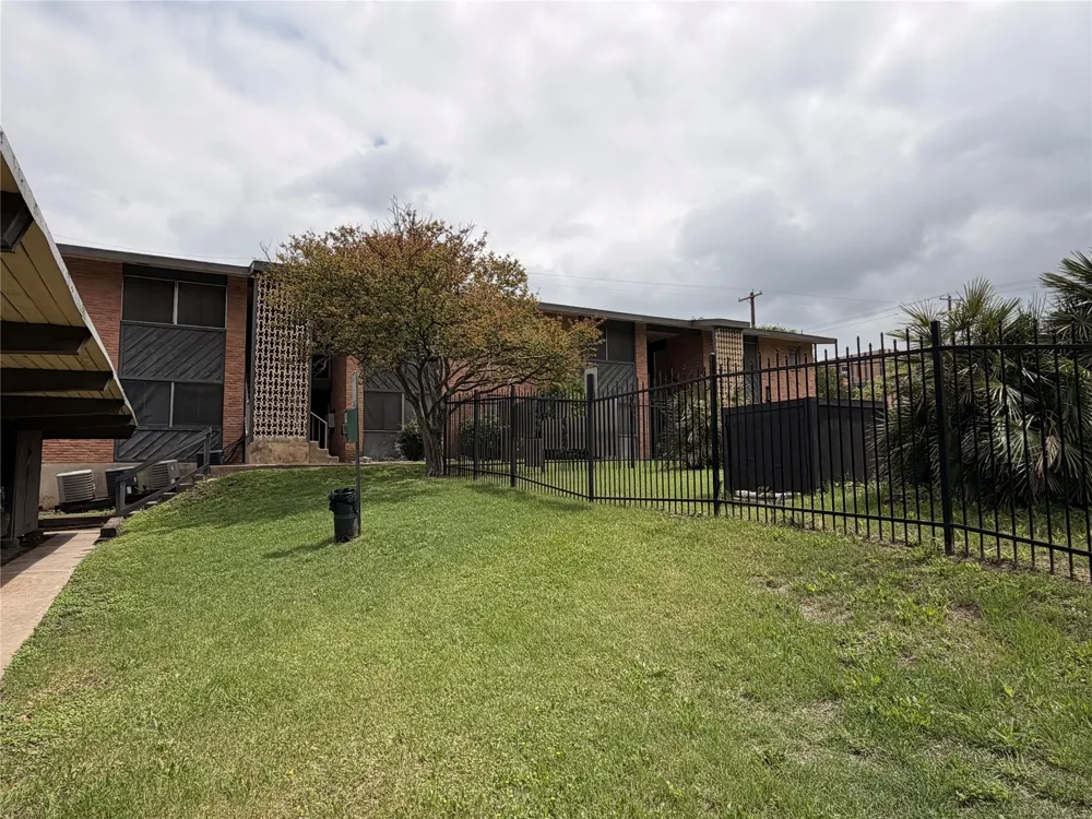 3304 Red River Street #104