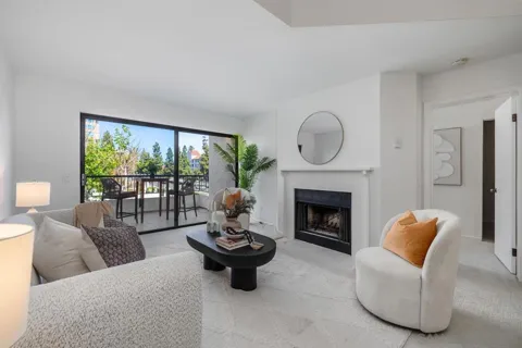 3525 Lebon Dr. #302