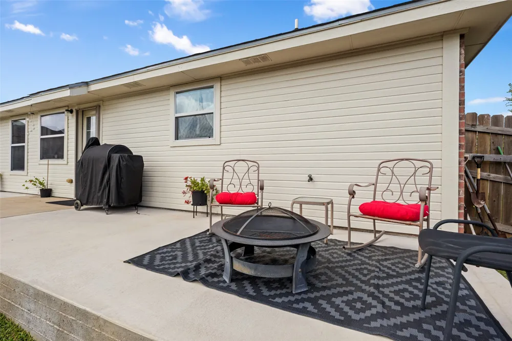 144 Calcite Lane Jarrell, TX 76537