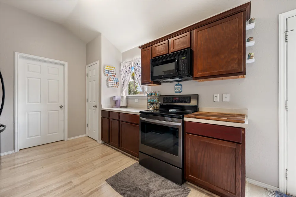144 Calcite Lane Jarrell, TX 76537