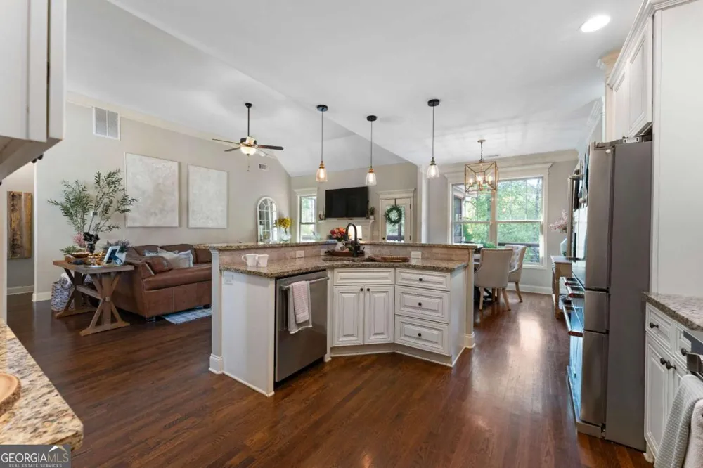 25 Linda RD SW Euharlee, GA 30120
