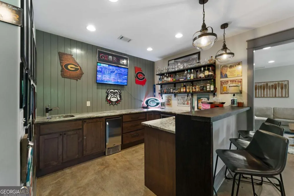 25 Linda RD SW Euharlee, GA 30120