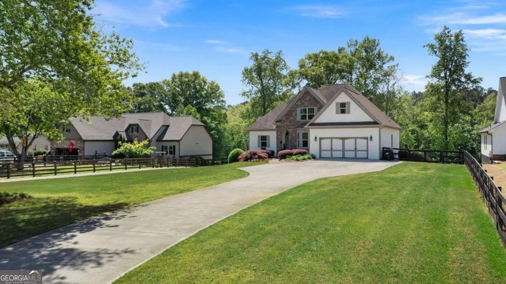 25 Linda RD SW Euharlee, GA 30120