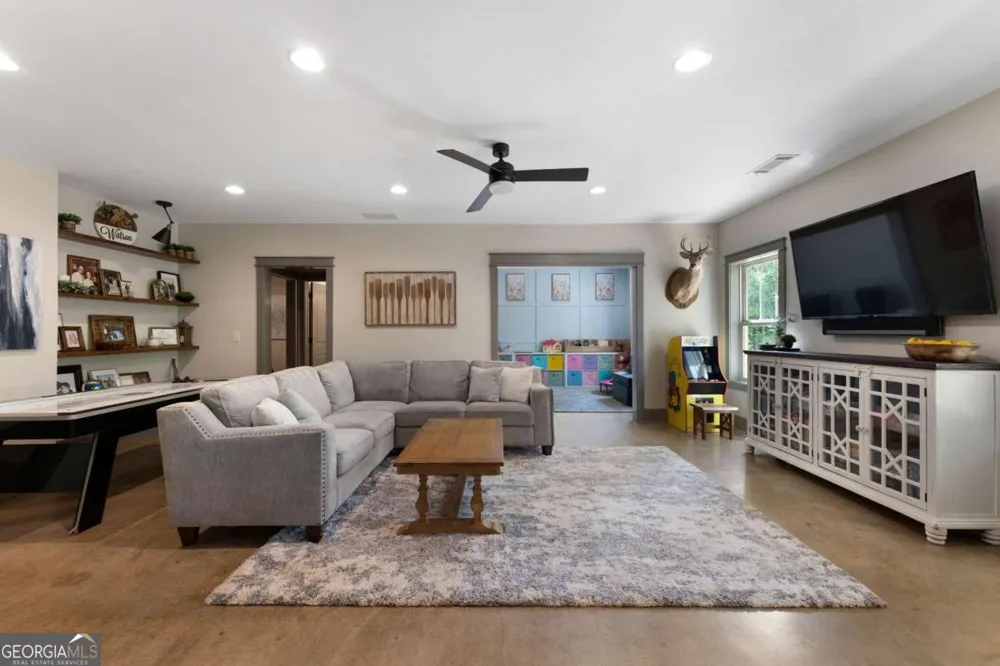 25 Linda RD SW Euharlee, GA 30120