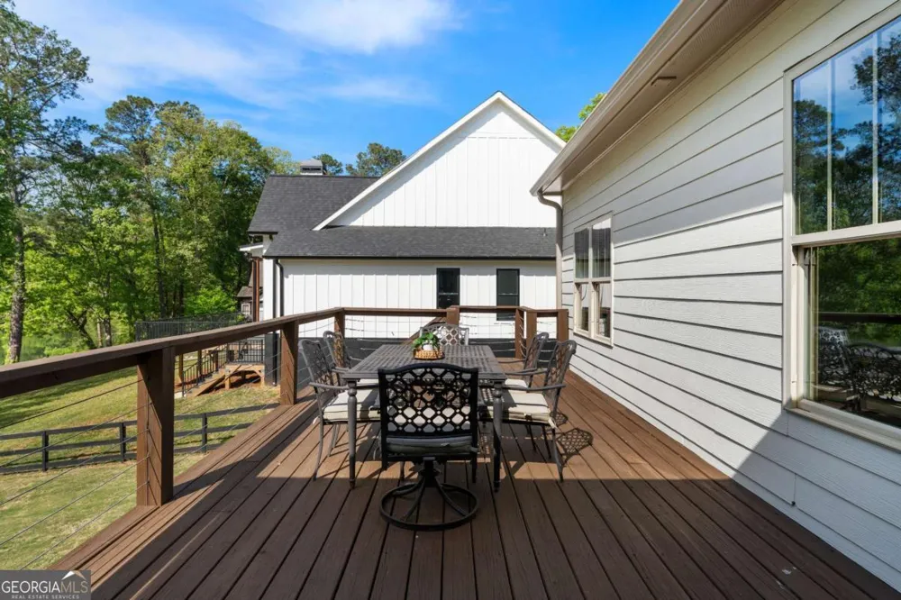25 Linda RD SW Euharlee, GA 30120
