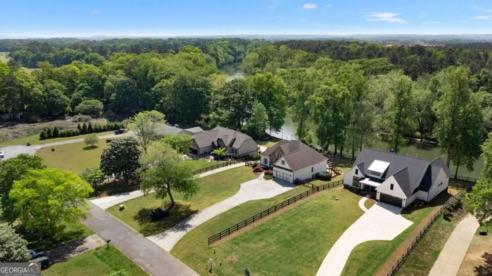 25 Linda RD SW Euharlee, GA 30120