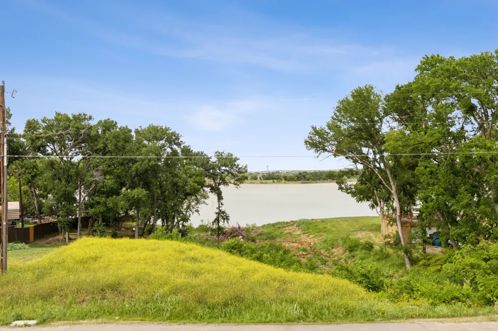 4547 Shore Drive The Colony, TX 75056