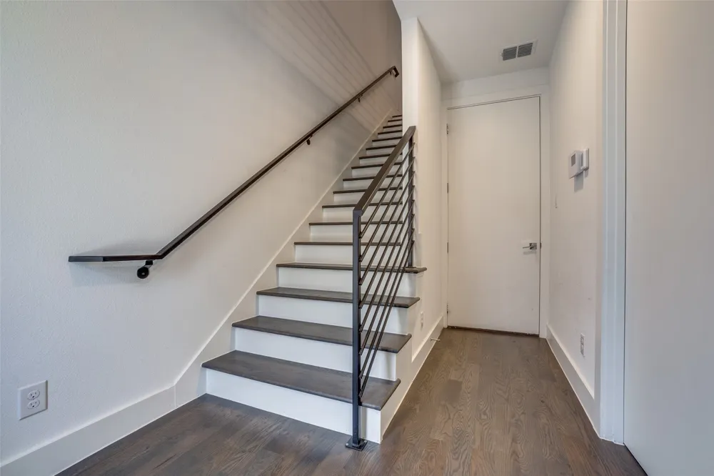 1944 Dowgate Court Dallas, TX 75204