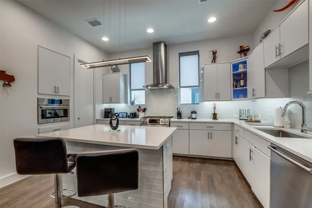 1944 Dowgate Court Dallas, TX 75204