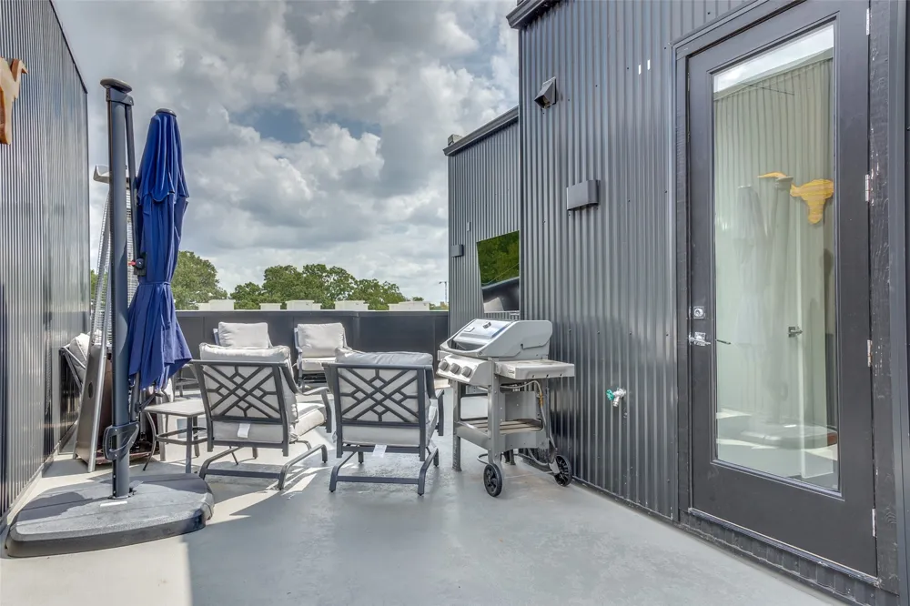 1944 Dowgate Court Dallas, TX 75204
