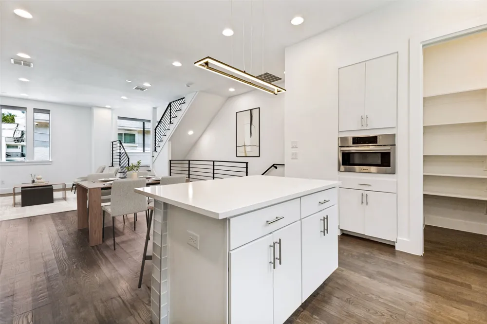 1944 Dowgate Court Dallas, TX 75204