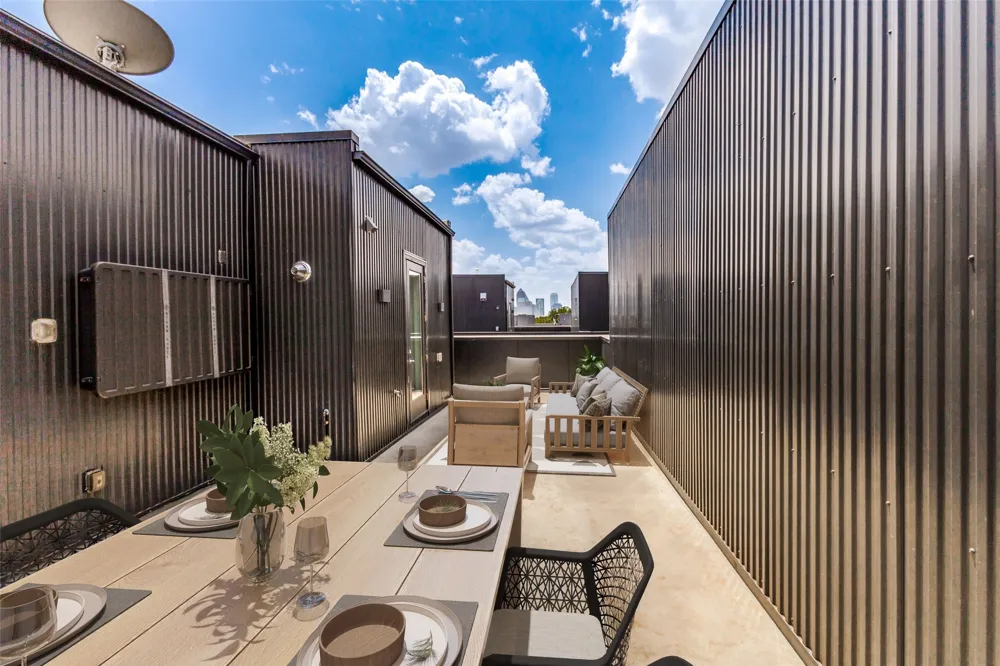 1944 Dowgate Court Dallas, TX 75204