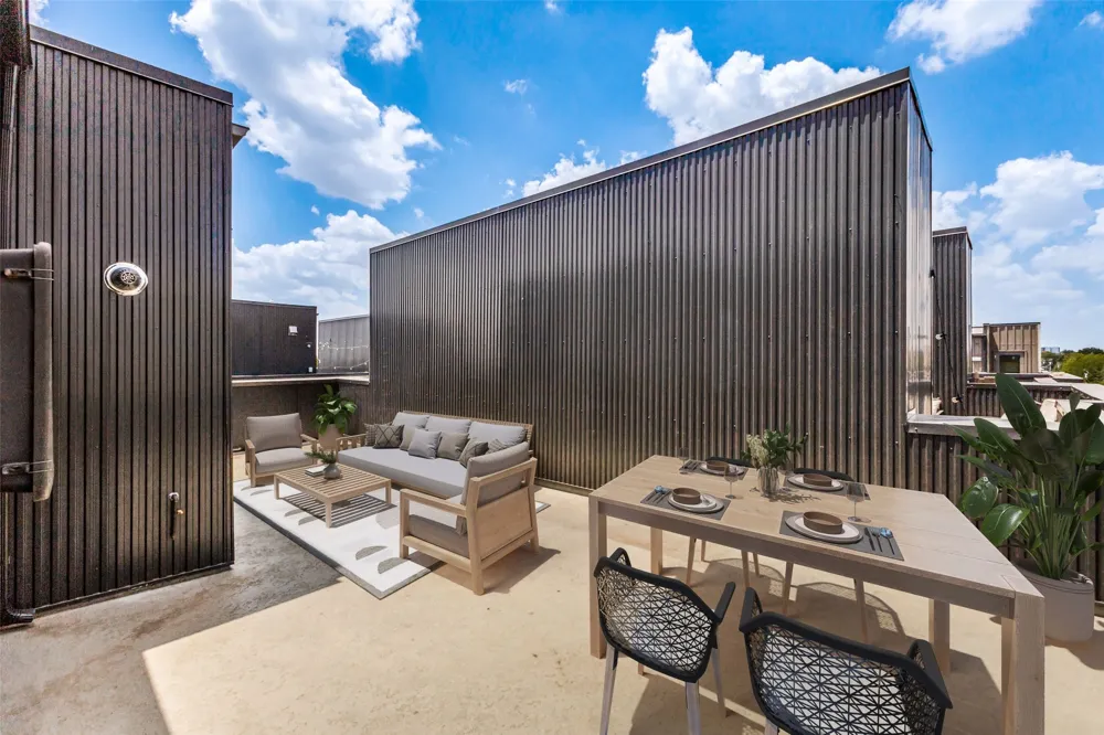 1944 Dowgate Court Dallas, TX 75204