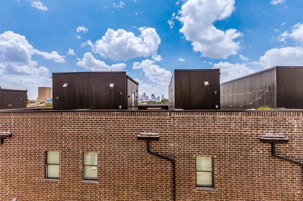 1944 Dowgate Court Dallas, TX 75204