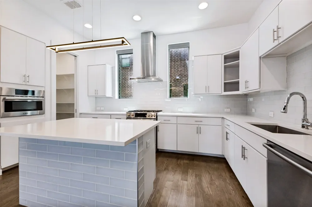 1944 Dowgate Court Dallas, TX 75204
