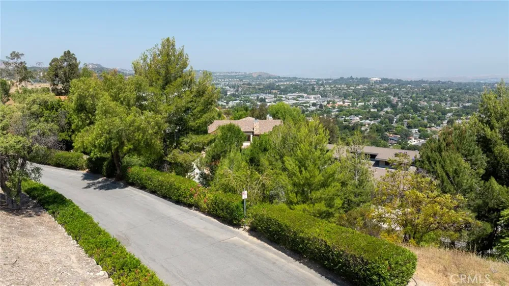 23811 Bella Vista Dr Newhall, CA 91321