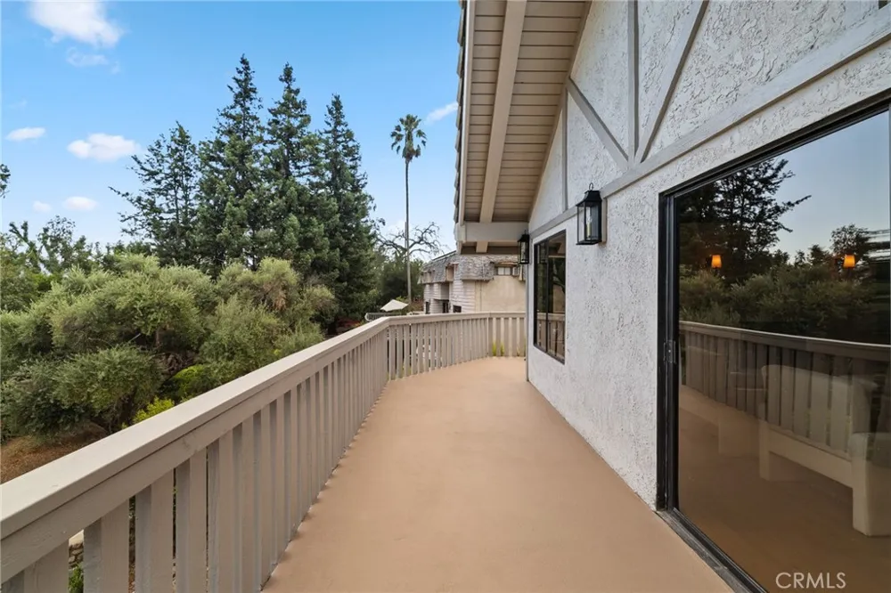275 Fairview Road Ojai, CA 93023