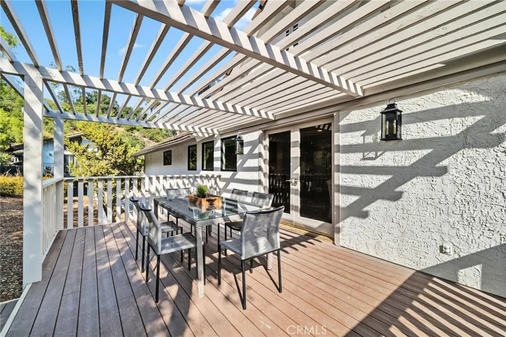 275 Fairview Road Ojai, CA 93023
