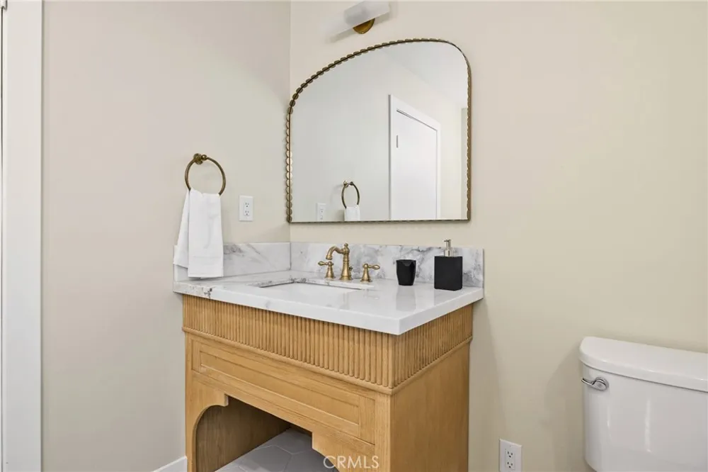 275 Fairview Road Ojai, CA 93023