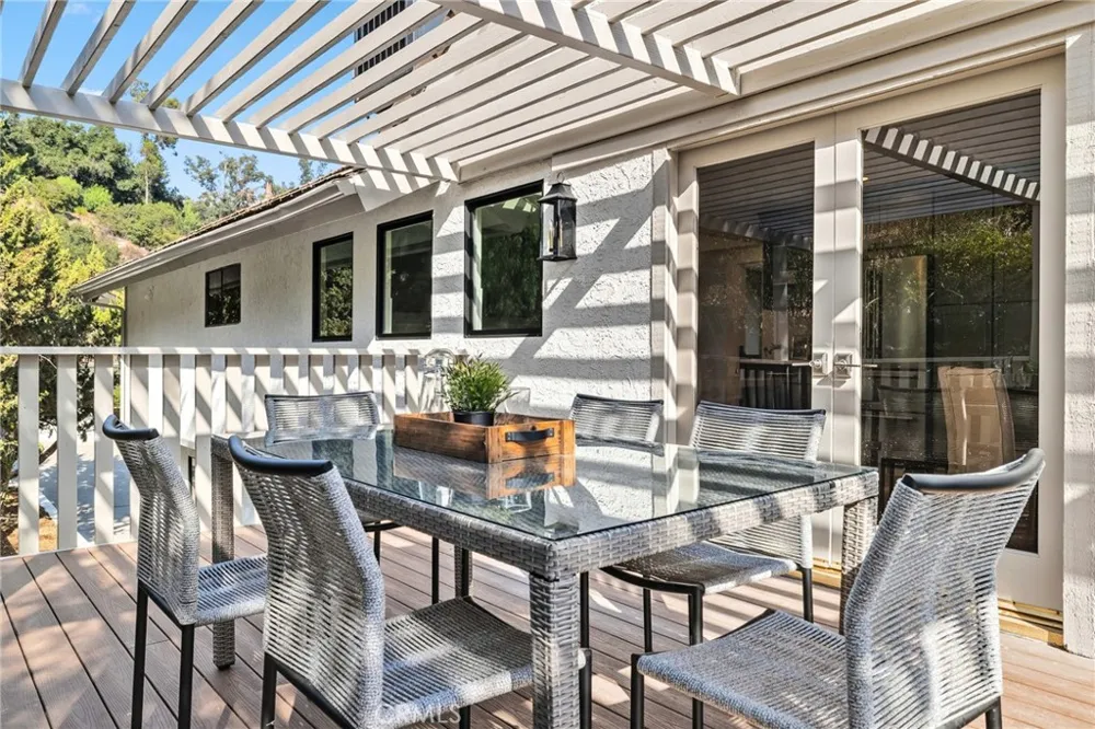 275 Fairview Road Ojai, CA 93023