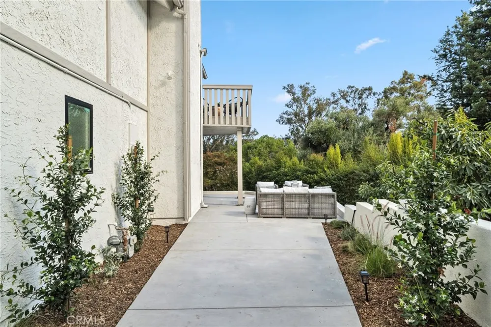 275 Fairview Road Ojai, CA 93023