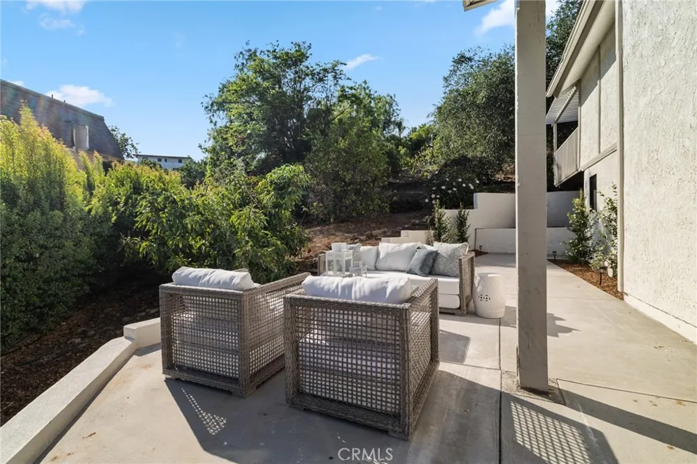 275 Fairview Road Ojai, CA 93023