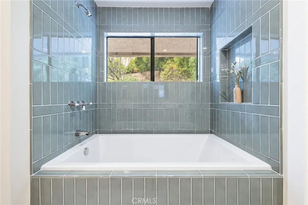 275 Fairview Road Ojai, CA 93023