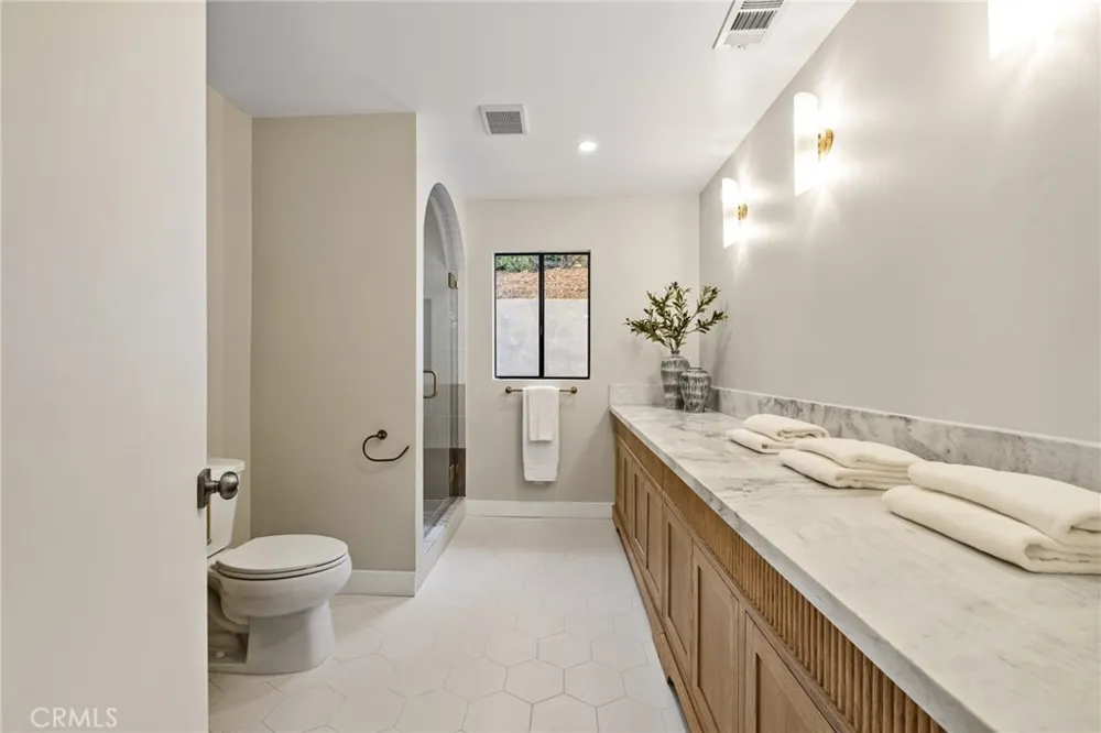 275 Fairview Road Ojai, CA 93023