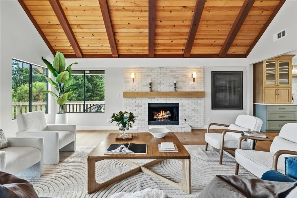 275 Fairview Road Ojai, CA 93023