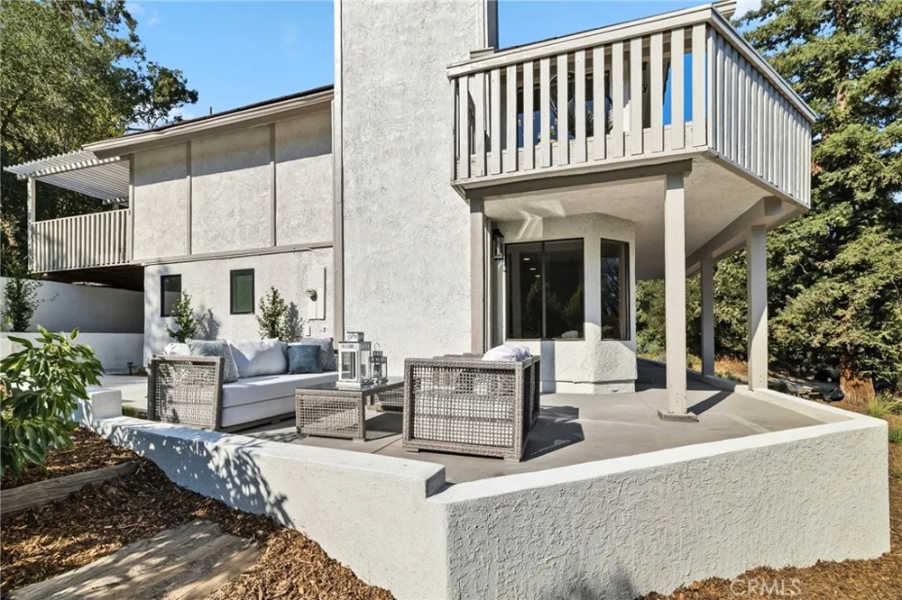 275 Fairview Road Ojai, CA 93023