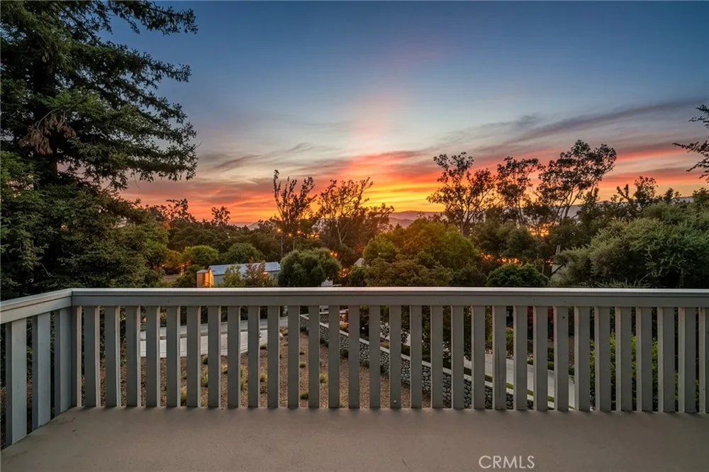 275 Fairview Road Ojai, CA 93023
