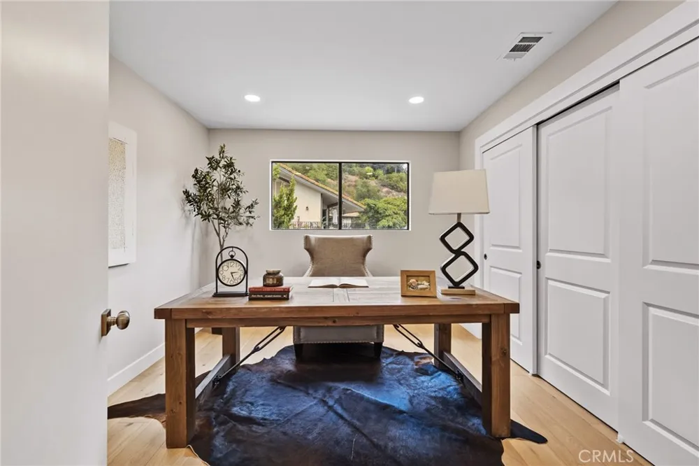 275 Fairview Road Ojai, CA 93023