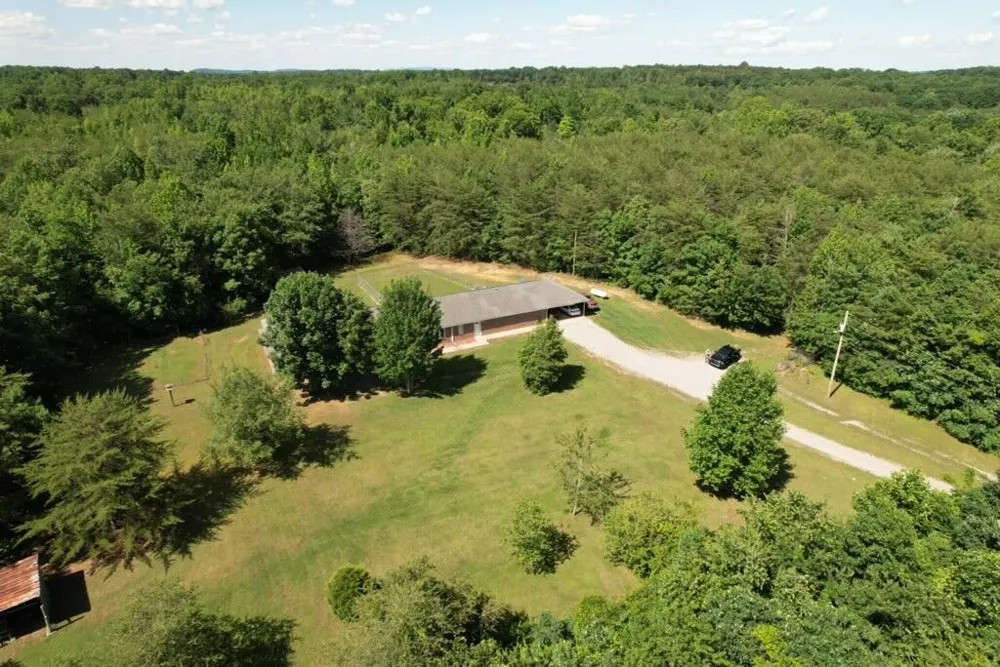 11109 Hendon Road Graysville, TN 37338