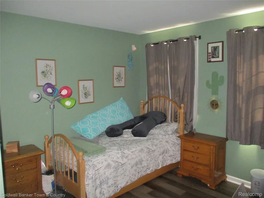 714 Eagle Drive Fenton City, MI 48430