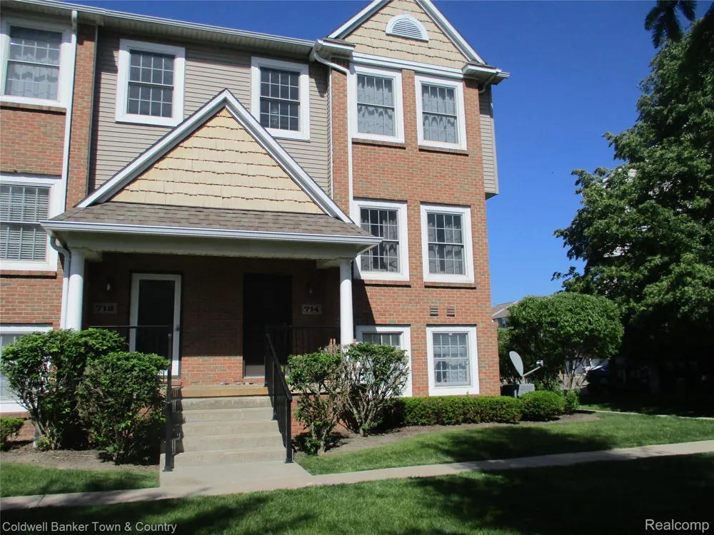 714 Eagle Drive Fenton City, MI 48430