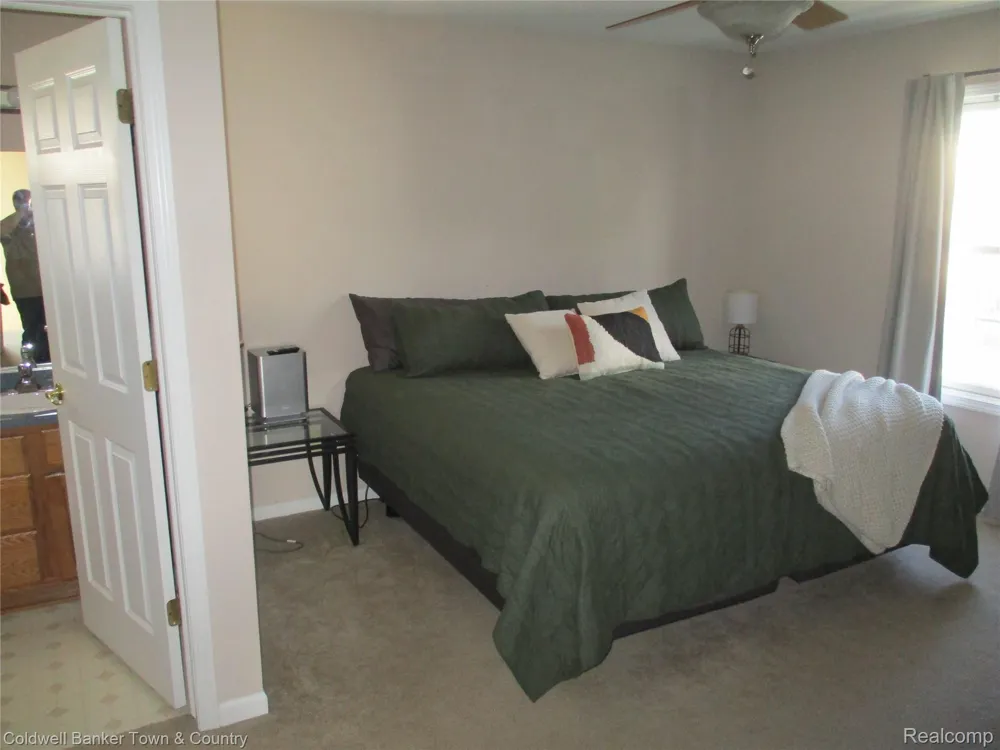 714 Eagle Drive Fenton City, MI 48430