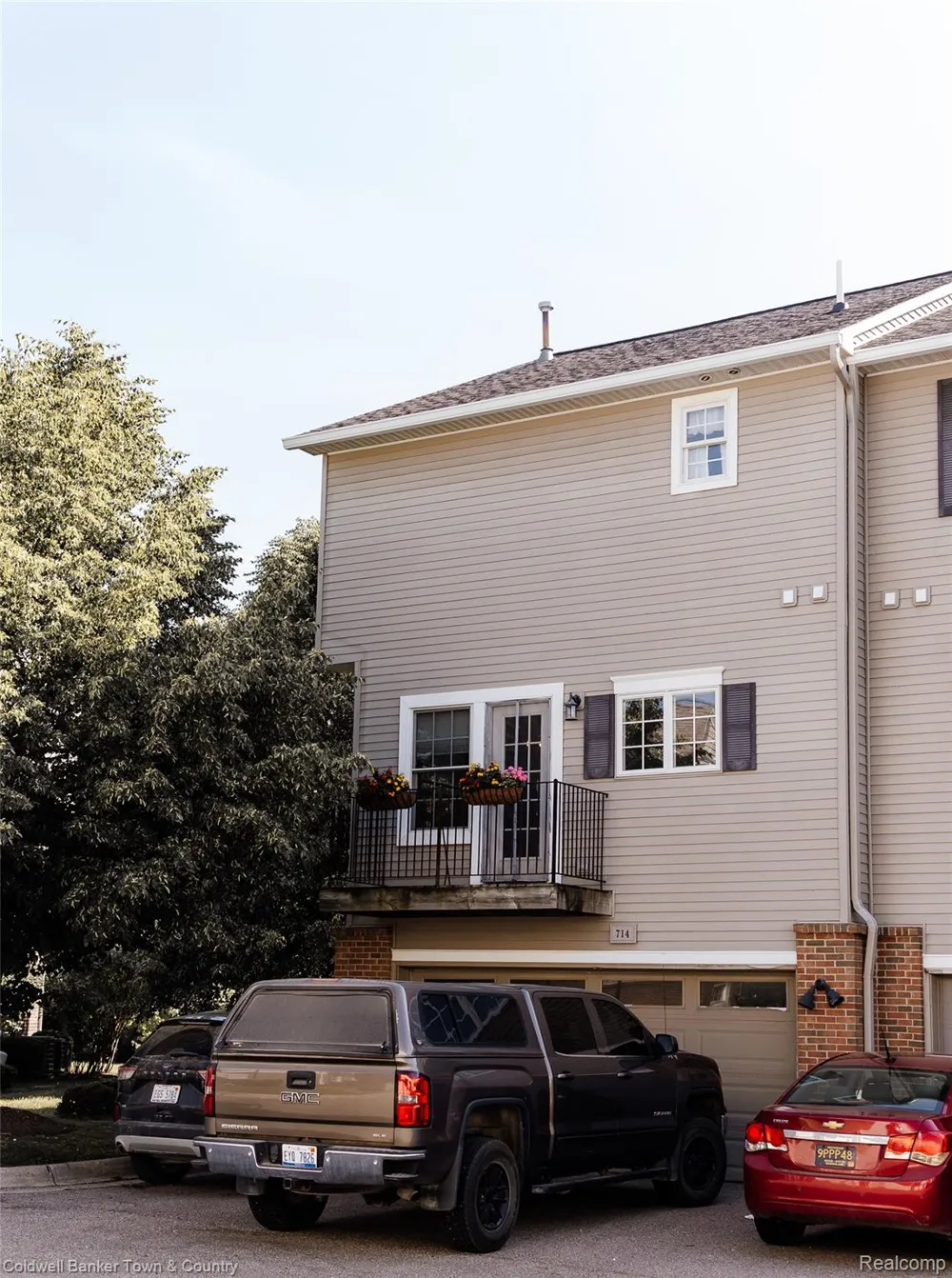 714 Eagle Drive Fenton City, MI 48430