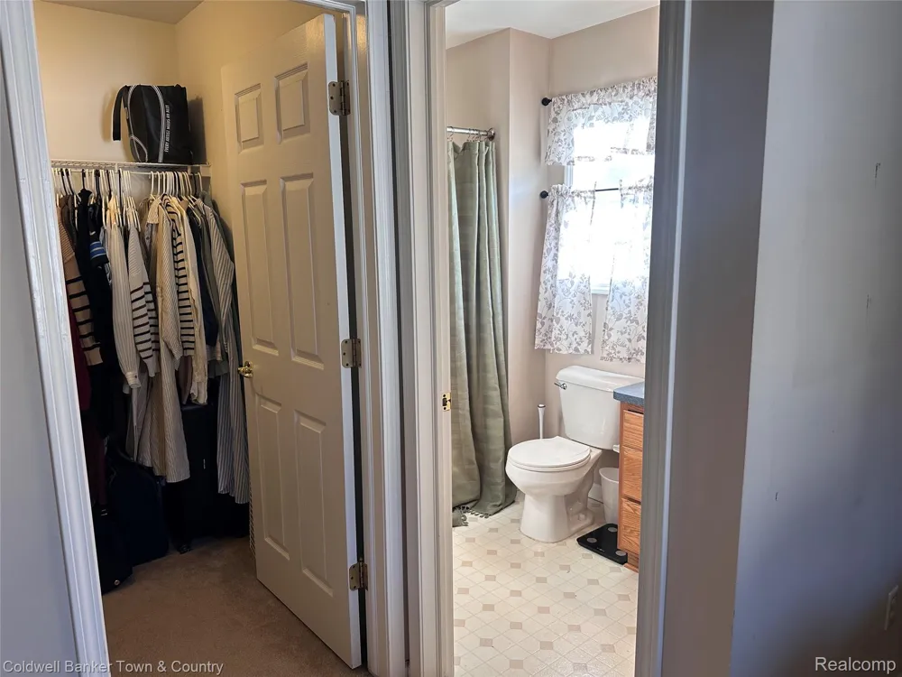 714 Eagle Drive Fenton City, MI 48430