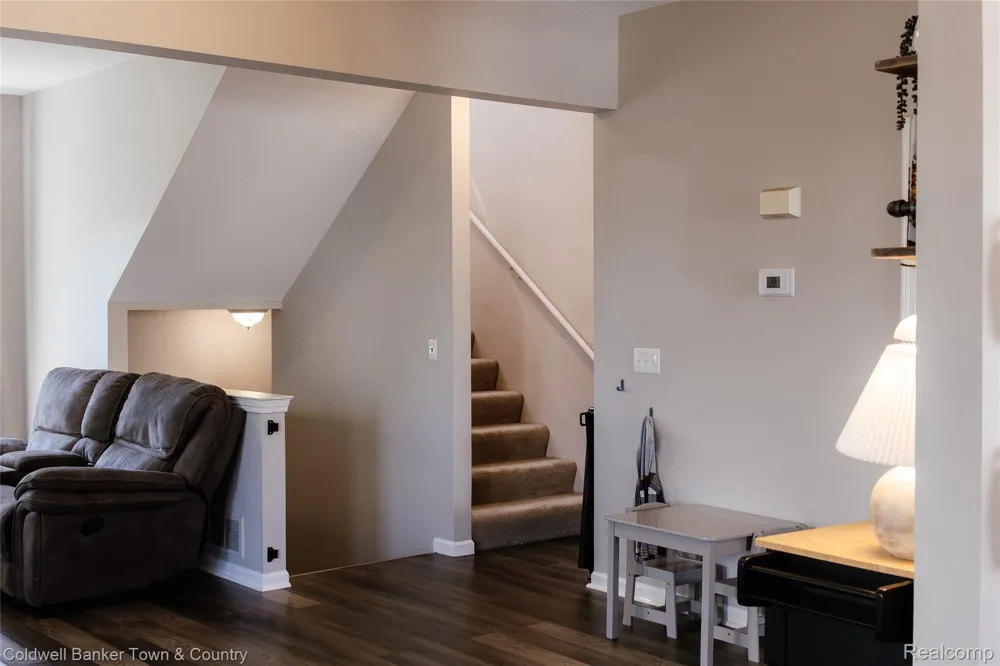 714 Eagle Drive Fenton City, MI 48430
